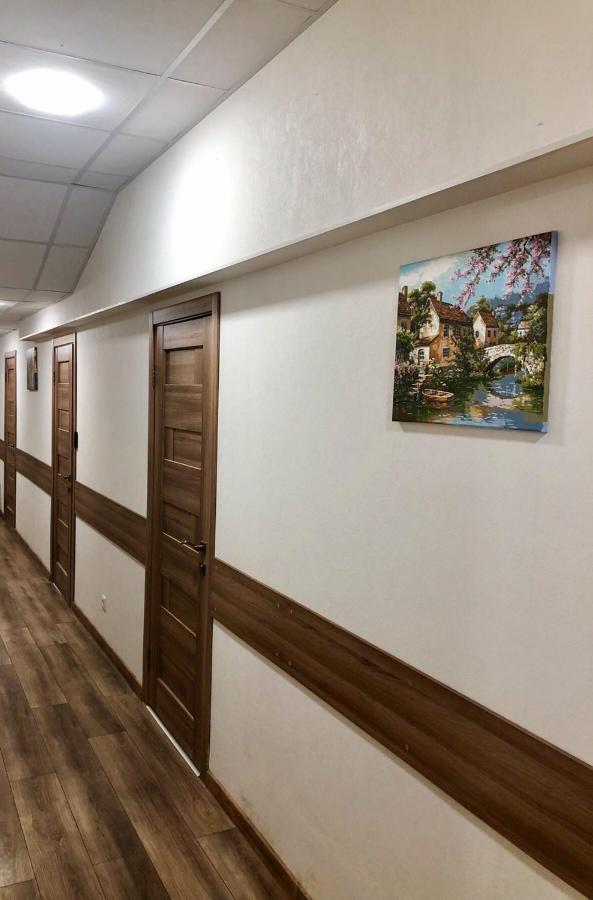 Міні-Готель Білий Квадрат Kyiv Exterior foto